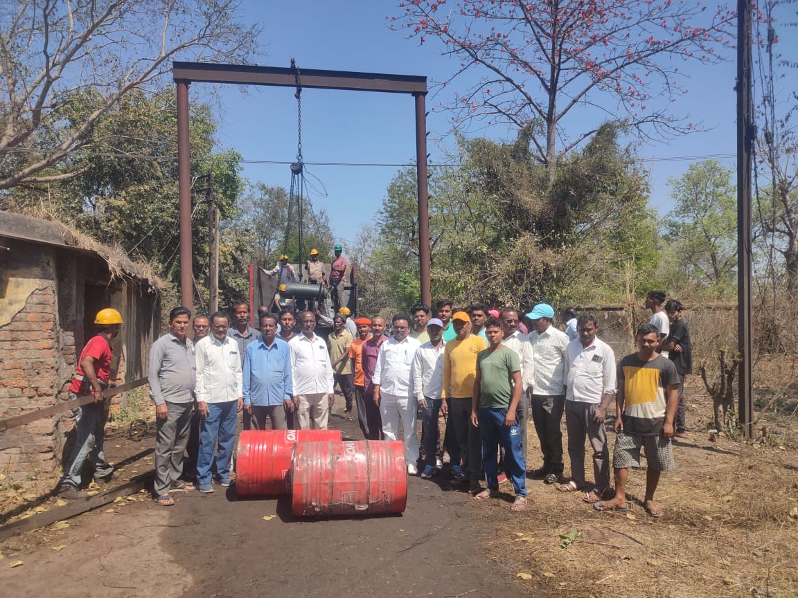 मधुबन कोलियरी के बन्द भूमिगत खदान के समीप लगा 1000 केबी के चालू ट्रासफार्मर कि चोरी  के 10 दिन बाद आज ट्रांसफार्मर कोलियरी प्रबंधक द्वारा चालू करें